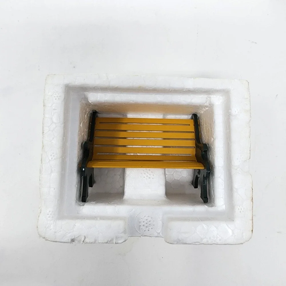 Department 56 Village Wrought Iron Park Bench Yellow Green Metal Accessory 52302